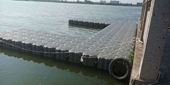 Facile installazione Pontoon galleggiante resistente con superficie antiscivolo